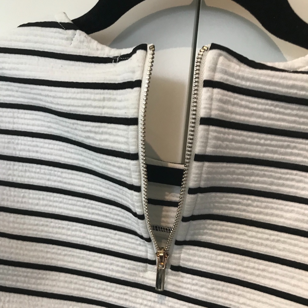 🍀 2 FOR $30 🍀 Dynamite Cropped Striped top - Picture 5 of 7